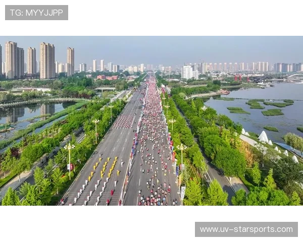 世界马拉松训练营引导城市赛道文明观赛，马拉松竞赛